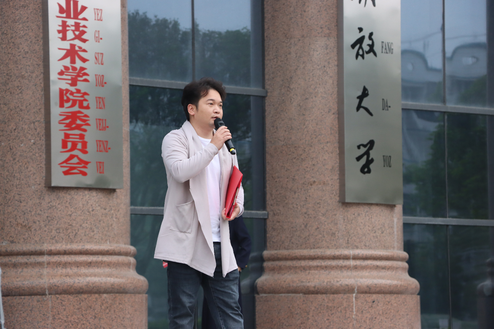 6cdb34fc8ba541f790a7cf88aabcbdcc.jpg